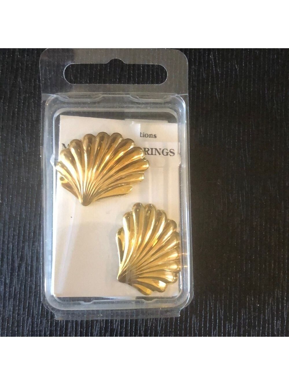 Scallop Shell Magnetic Earrings, Gold tone, 1” 🆕 Vintage (90s) Double